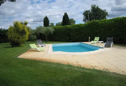 Image de Gîte des Bois:Location gîte de charme Hebergement meublé avec piscine 4 personnes(Avignon)