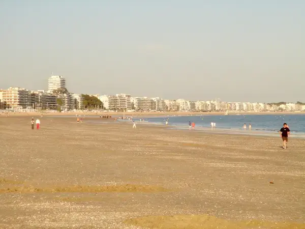 Abri Piscine Sans Rail Constructeur abri de piscine La Baule-Escoublac